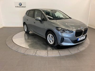 begagnad BMW 225 Active Tourer e xDrive / Navi / Hud / Drag