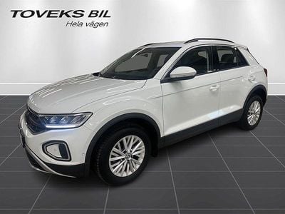 Pure white Begagnad 2023 VW T-Roc Life SUV | 229 900 kr (Marknadspris)