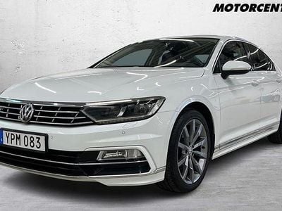 Vit Begagnad 2017 VW Passat R-line Sedan | 209 000 kr (Lite dyr)