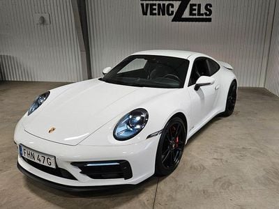 Begagnad Porsche 911 Carrera GTS 480 HK (353 kW) 2022 Vit Sportkupé
