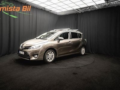 Grå Begagnad 2016 Toyota Verso Active Minibuss | 198 600 kr (Marknadspris)