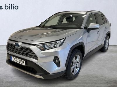 Silver Begagnad 2022 Toyota RAV4 Hybrid Active SUV | 344 900 kr (Marknadspris)