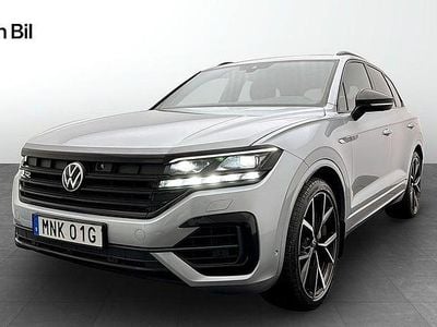 Dolomite silver metallic Begagnad 2023 VW Touareg R SUV | 649 900 kr (Bra pris)