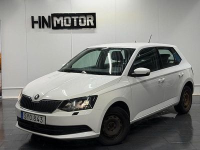 Vit Begagnad 2015 Skoda Fabia Ambiente Halvkombi | 79 900 kr (Bra pris)
