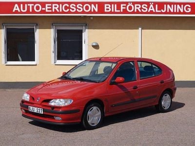 Röd Begagnad 1998 Renault Mégane Halvkombi | 39 900 kr
