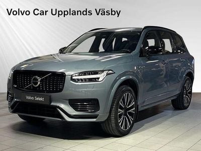 Grå Begagnad 2023 Volvo XC90 Plus SUV | 579 900 kr