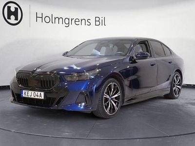 Tanzanite blå metallic Begagnad 2024 BMW 550 M Sport Sedan | 829 900 kr
