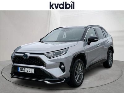Grå Begagnad 2021 Toyota RAV4 Hybrid SUV | 364 000 kr (Lite dyr)