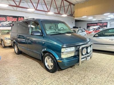 Mörkgrön Begagnad 2001 Chevrolet Astro Minibuss | 59 900 kr