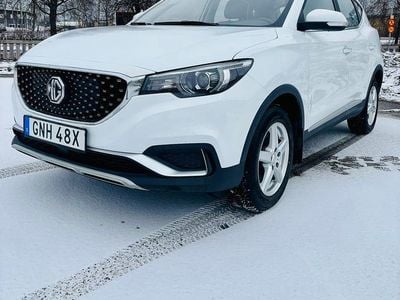 Begagnad MG ZS Luxury 105 kW (143 HK) 2021 Arctic white metallic SUV