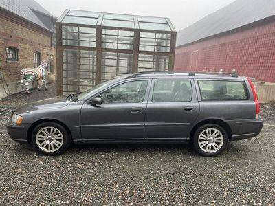 begagnad Volvo V70 2.5T AWD Momentum Euro 4