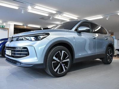 Begagnad VW Tiguan Elegance 194 HK (142 kW) 2024 Silver SUV