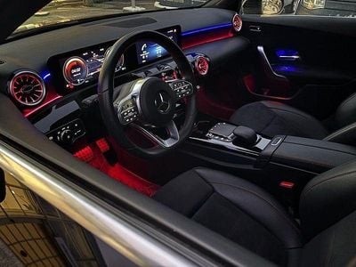 Svart Begagnad 2022 Mercedes A180 AMG | 279 900 kr (Marknadspris)