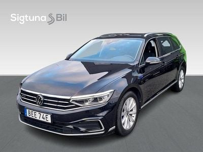 Svart Begagnad 2022 VW Passat GTE Kombi | 342 900 kr (Marknadspris)