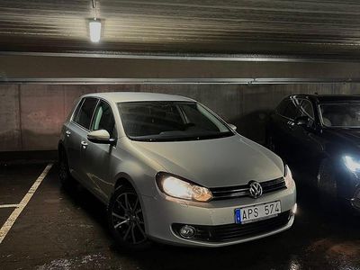 Begagnad VW Golf VI 105 HK (77 kW) 2011 Halvkombi
