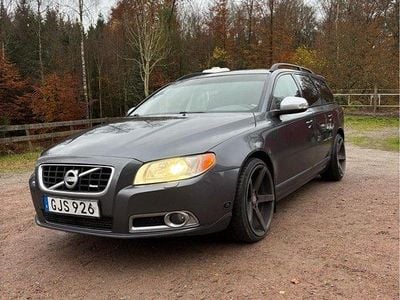 Grå Begagnad 2011 Volvo V70 R-Design Kombi | 60 000 kr (Marknadspris)