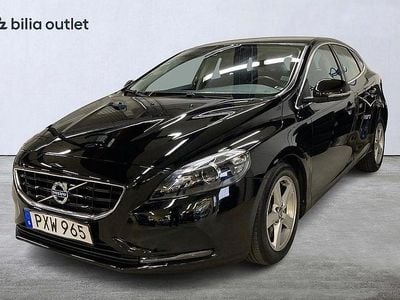 Svart Begagnad 2015 Volvo V40 Momentum Halvkombi | 164 900 kr (Marknadspris)