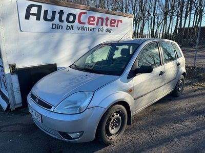 begagnad Ford Fiesta 5-dörrar 1.6 Euro 4 nybesiktad