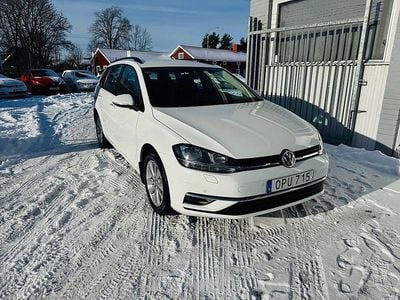 Begagnad VW Golf VII 125 HK (91 kW) 2018 Vit Kombi