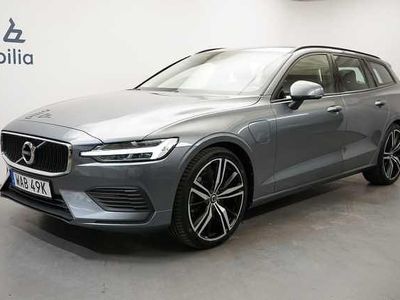 Grå Begagnad 2020 Volvo V60 Momentum Kombi | 279 900 kr (Marknadspris)
