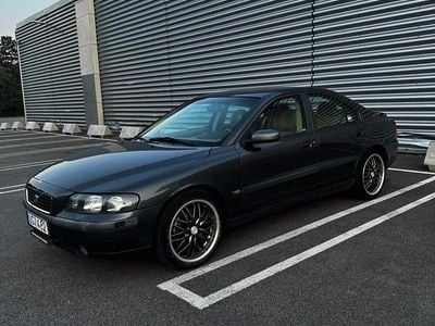 Begagnad Volvo S60 210 HK (154 kW) 2004 Grå metallic Sedan