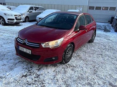 Mörkröd Begagnad 2011 Citroën C4 Halvkombi | 49 900 kr (Marknadspris)