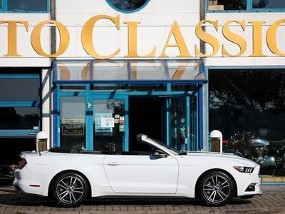 Begagnad Ford Mustang 317 HK (233 kW) 2016 Vit Cab