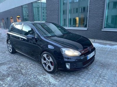 Begagnad VW Golf VI GTI 211 HK (155 kW) 2011 Halvkombi