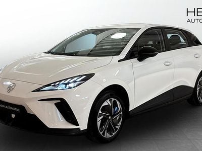 Vit Begagnad 2024 MG MG4 EV Halvkombi | 369 990 kr