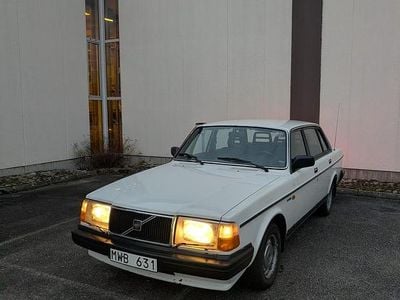 Begagnad 1987 Volvo 240 Sedan | 100 000 kr