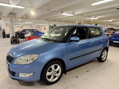 Begagnad Skoda Fabia Elegance 86 HK (63 kW) 2013 Denimblå metallic Halvkombi
