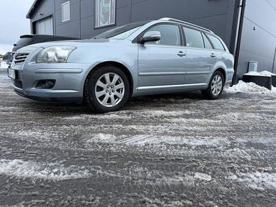 Begagnad Toyota Avensis 147 HK (108 kW) 2007 Grå Kombi