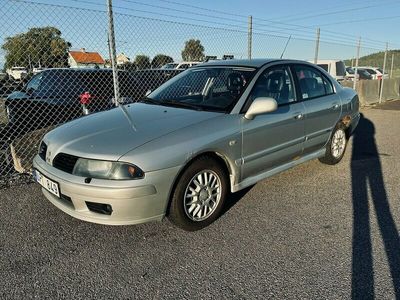 begagnad Mitsubishi Carisma Halvkombi 1.8 Automat 122hk