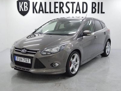 Begagnad Ford Focus Sport 125 HK (91 kW) 2013 Brun Halvkombi
