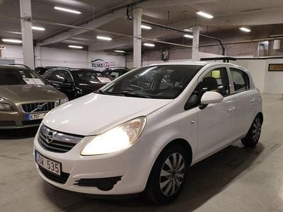 Begagnad Opel Corsa 75 HK (55 kW) 2008 Vit Halvkombi