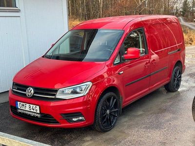 Röd Begagnad 2019 VW Caddy Maxi Minibuss | 219 000 kr (Dyr)