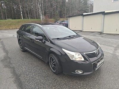 Svart metallic Begagnad 2010 Toyota Avensis Kombi | 35 000 kr (Bra pris)