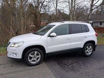 Vit Begagnad 2010 VW Tiguan Sportline SUV | 64 500 kr (Marknadspris)