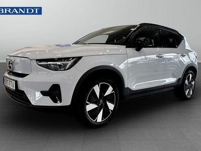 Ljusblå (blå) Begagnad 2024 Volvo XC40 Core SUV | 399 900 kr (Bra pris)