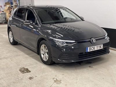 Begagnad VW Golf VIII 110 HK (80 kW) 2021 Grå Halvkombi