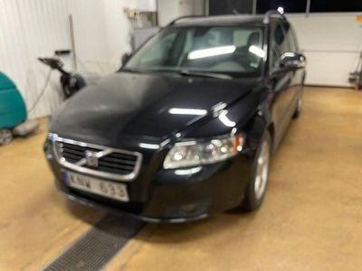 Svart metallic Begagnad 2010 Volvo V50 Momentum Kombi | 65 000 kr (Lite dyr)