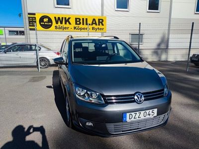 begagnad VW Touran 1.6 TDI BlueMotion Euro 5 + 1Privat Ägare