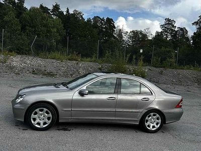 Begagnad 2006 Mercedes C280 Sedan | 29 000 kr