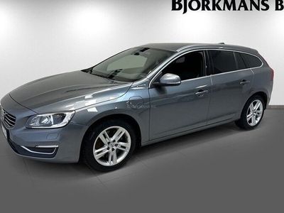 begagnad Volvo V60 D5 PLUG-IN HYBRID AWD GEARTRONIC SUMMUM VOC 2017, Kombi