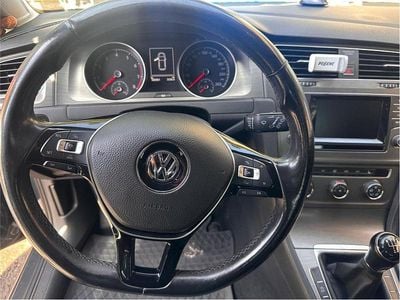Grå Begagnad 2014 VW Golf VII Halvkombi | 75 000 kr (Marknadspris)