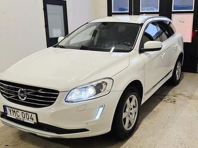 Vit Begagnad 2017 Volvo XC60 Standard SUV | 199 900 kr (Bra pris)