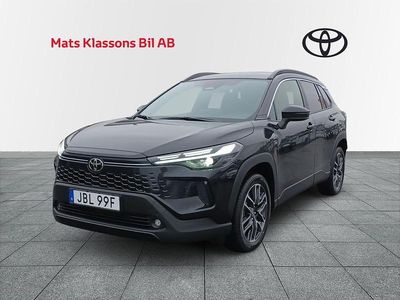Svart Begagnad 2025 Toyota Corolla Cross Style SUV | 389 000 kr (Marknadspris)