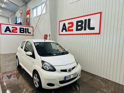 Begagnad Toyota Aygo 68 HK (50 kW) 2012 Vit Halvkombi
