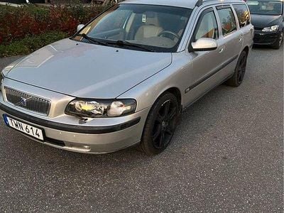 Grå Begagnad 2003 Volvo V70 Business Edition Kombi | 44 000 kr (Marknadspris)