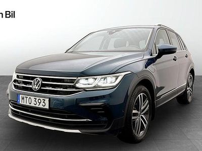 Nightshade blue metallic Begagnad 2023 VW Tiguan R-line SUV | 389 900 kr (Marknadspris)